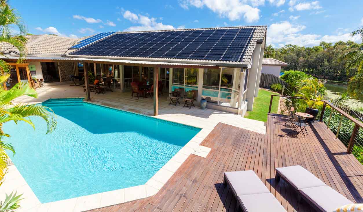 I pannelli solari in estate danno il meglio, garantendo prestazioni superiori nella produzione di corrente elettrica dai raggi del sole.
